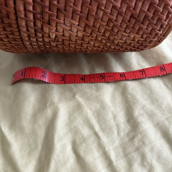 Vintage basket handbag/sewing or knitting basket all flaws are shown in pictures - Picture 11 of 13